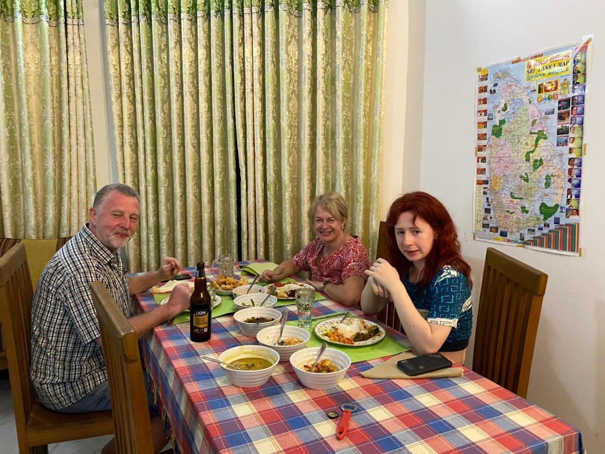 نيجومبو Bee Nest Bed & Breakfast المظهر الخارجي الصورة