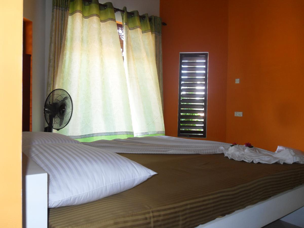 نيجومبو Bee Nest Bed & Breakfast المظهر الخارجي الصورة