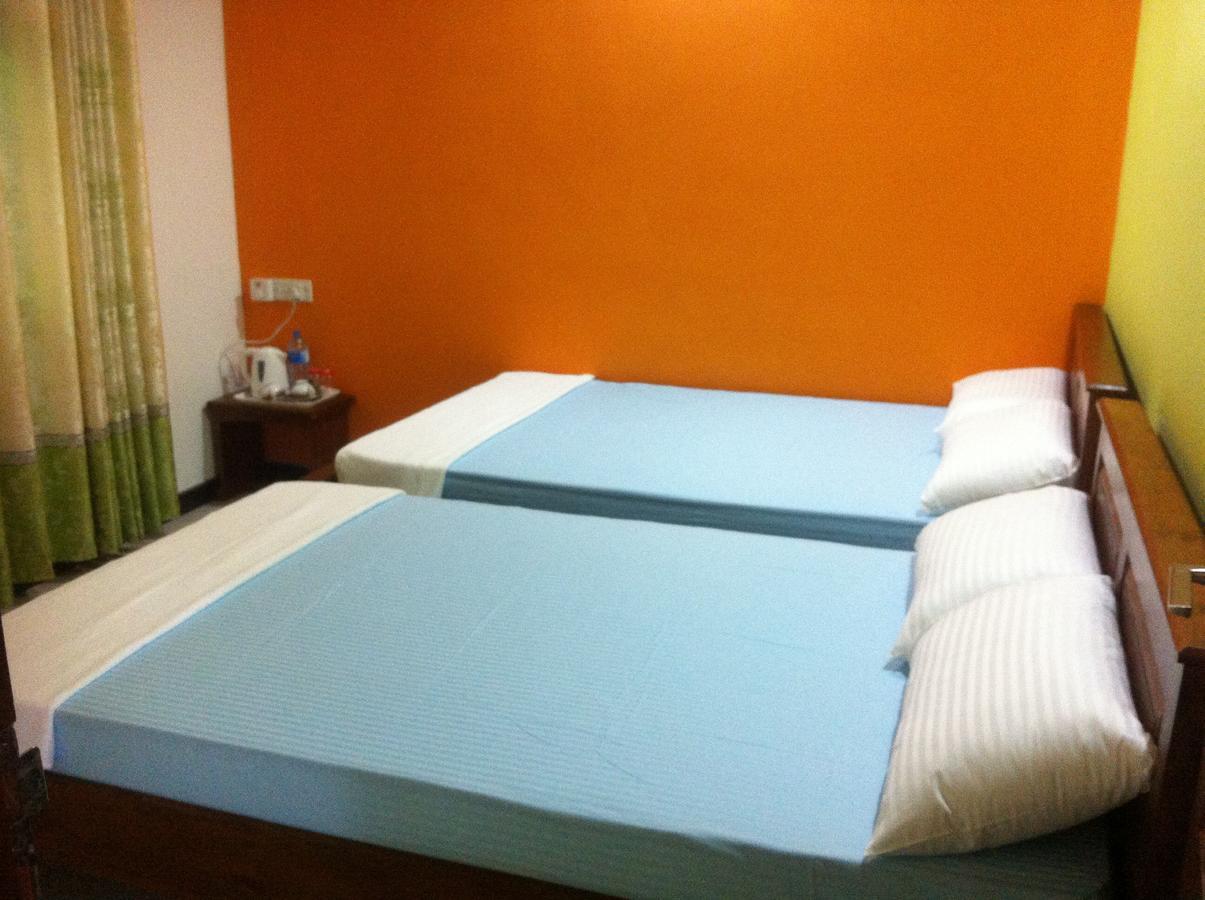 نيجومبو Bee Nest Bed & Breakfast المظهر الخارجي الصورة