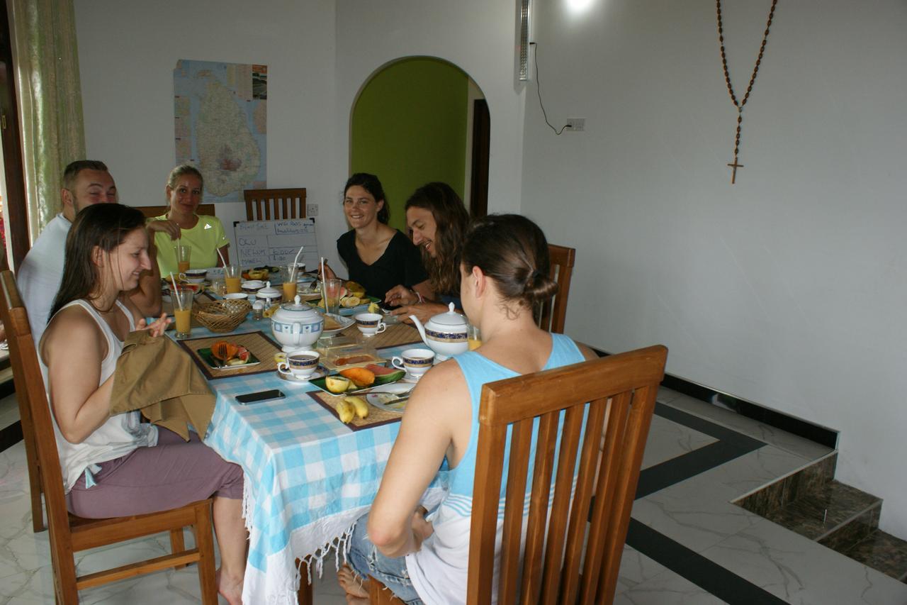 نيجومبو Bee Nest Bed & Breakfast المظهر الخارجي الصورة