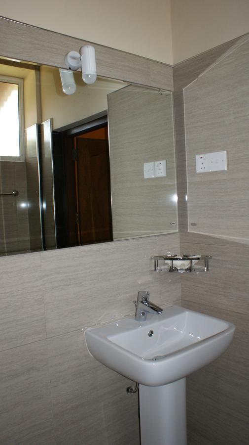 نيجومبو Bee Nest Bed & Breakfast المظهر الخارجي الصورة