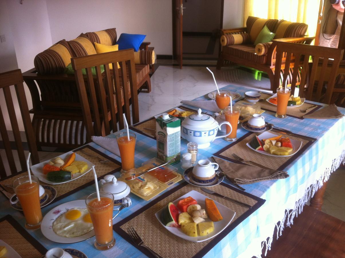 نيجومبو Bee Nest Bed & Breakfast المظهر الخارجي الصورة