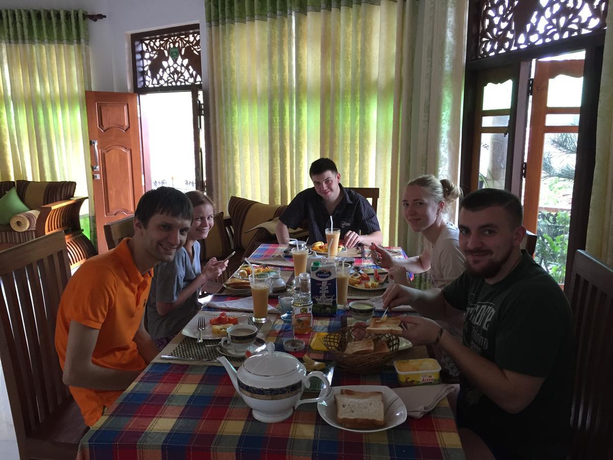 نيجومبو Bee Nest Bed & Breakfast المظهر الخارجي الصورة