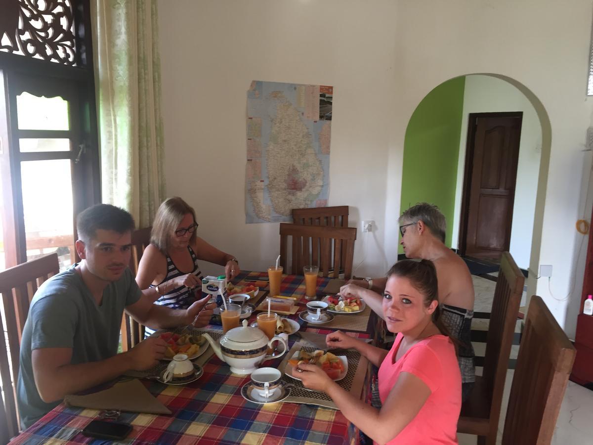 نيجومبو Bee Nest Bed & Breakfast المظهر الخارجي الصورة